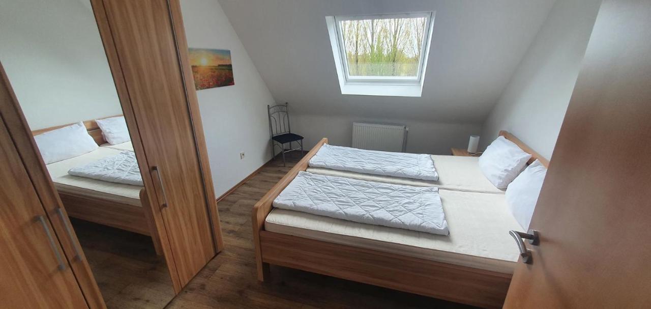 Ferienhaus Am Wellenpark Norddeich Екстер'єр фото