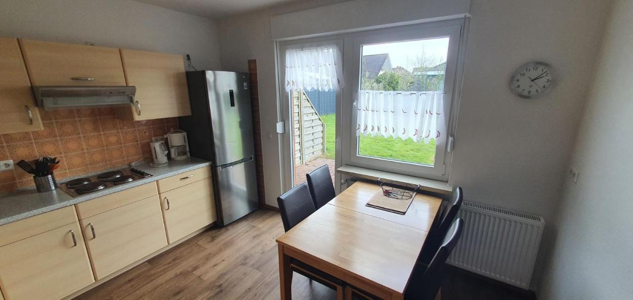 Ferienhaus Am Wellenpark Norddeich Екстер'єр фото